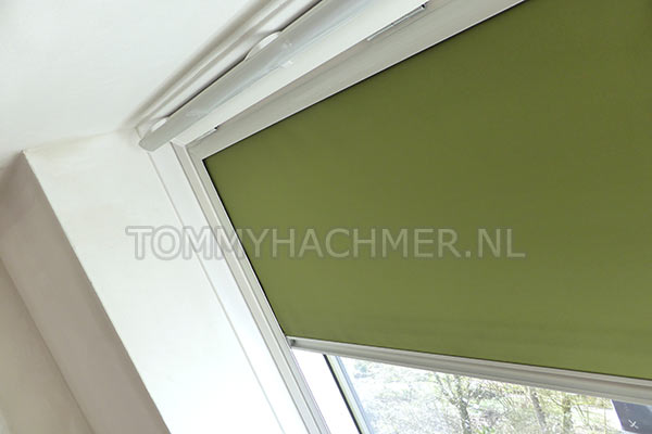 Plaatsen Velux dakramen.Compleet met hor en rolgordijn
