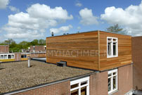 Ruime opbouw in red cedar in de Oorden Merenwijk